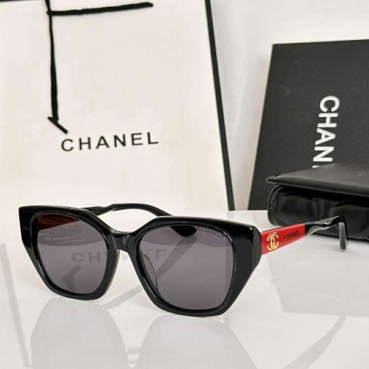 Picture of Chanel Sunglasses _SKUfw79398774fw